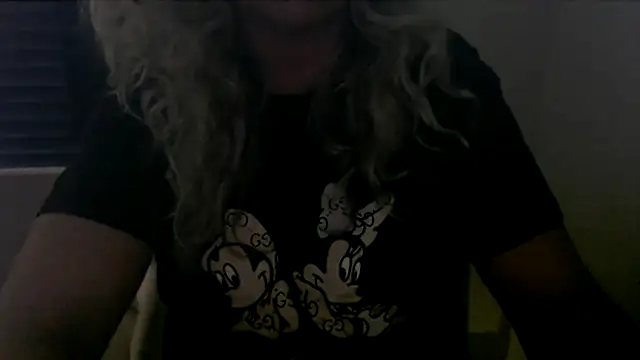 Snapshot of JenniLowen chatting on 10/13/25, 12:16 JenniLowen online show from 10/13/25, 12:16