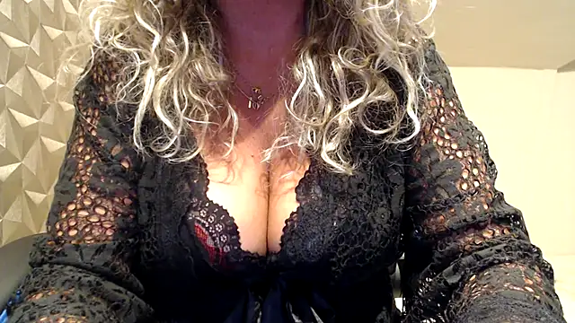 JenniLowen online show from 10/26/25, 07:58