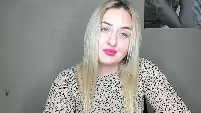 Snapshot of KennaJamess8 chatting on 12/06/24, 06:17 KennaJamess8 online show from 12/06/24, 06:17