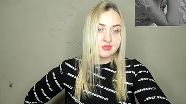 Snapshot of KennaJamess8 chatting on 12/10/24, 07:11 KennaJamess8 online show from 12/10/24, 07:11