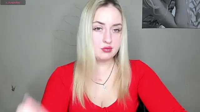 Snapshot of KennaJamess8 chatting on 12/28/24, 07:01 KennaJamess8 online show from 12/28/24, 07:01