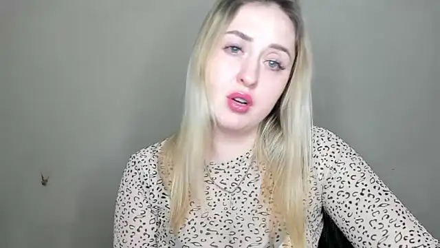 Snapshot of KennaJamess8 chatting on 02/08/25, 07:16 KennaJamess8 online show from 02/08/25, 07:16