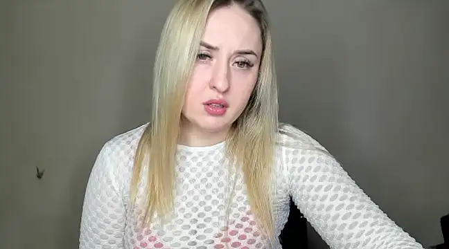 Snapshot of KennaJamess8 chatting on 02/23/25, 06:01 KennaJamess8 online show from 02/23/25, 06:01