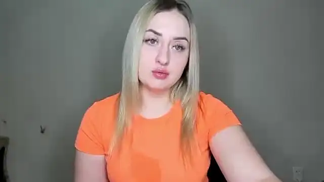 Snapshot of KennaJamess8 chatting on 03/04/25, 04:30 KennaJamess8 online show from 03/04/25, 04:30