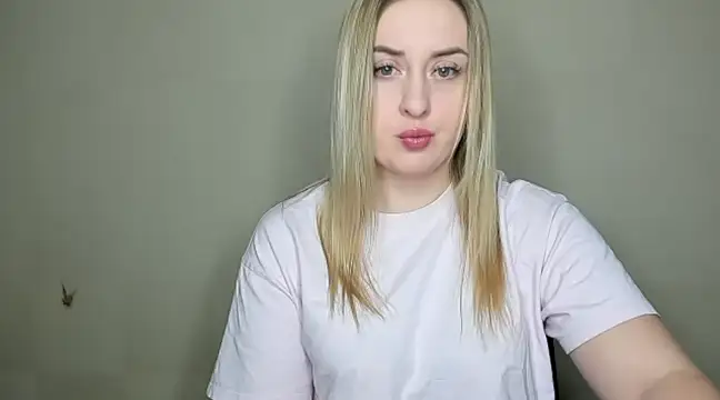 Snapshot of KennaJamess8 chatting on 03/10/25, 05:18 KennaJamess8 online show from 03/10/25, 05:18