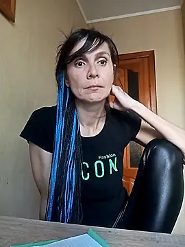 Francenia lolis online show from 09/21/25, 09:00