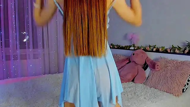 Snapshot of Undertheskin chatting on 12/01/24, 04:29 Undertheskin online show from 12/01/24, 04:29