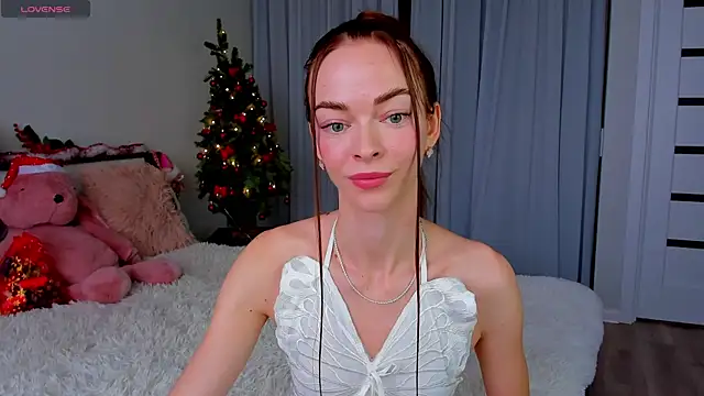 Snapshot of Undertheskin chatting on 12/28/24, 04:20 Undertheskin online show from 12/28/24, 04:20