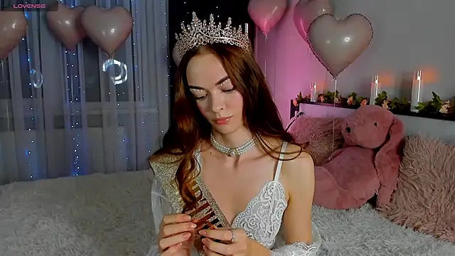 Snapshot of Undertheskin chatting on 02/08/25, 07:16 Undertheskin online show from 02/08/25, 07:16