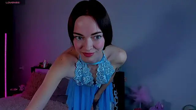 Snapshot of Undertheskin chatting on 03/22/25, 04:04 Undertheskin online show from 03/22/25, 04:04