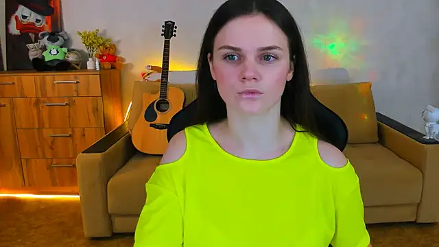 Lora Cain online show from 12/05/24, 02:11