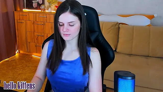 Lora Cain online show from 12/12/24, 12:55