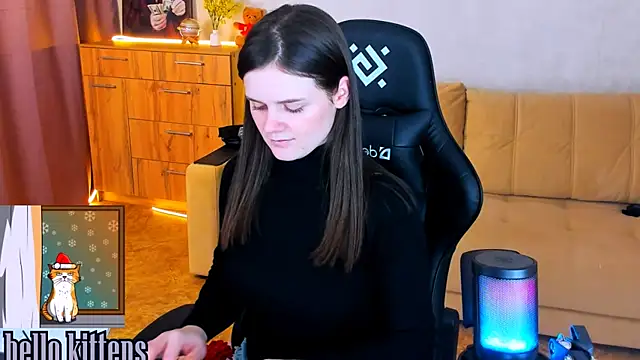 Lora Cain online show from 12/12/24, 04:43