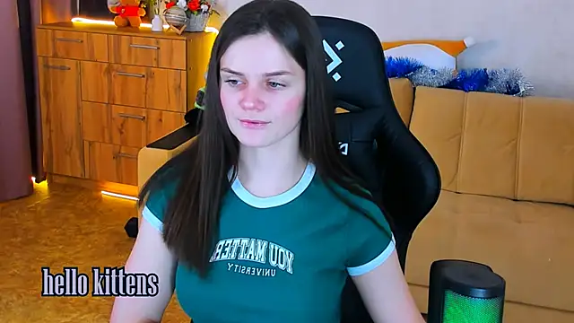 Lora Cain online show from 12/14/24, 03:47