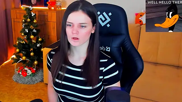 Lora Cain online show from 12/22/24, 05:10