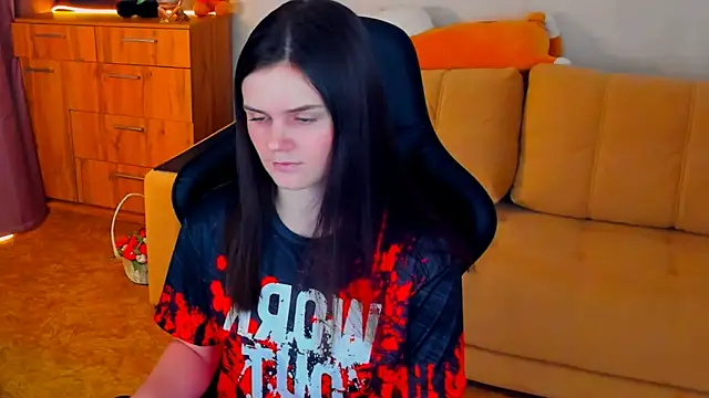 Lora Cain online show from 01/06/25, 07:13