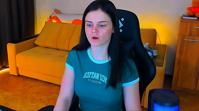 Lora Cain online show from 01/15/25, 01:45