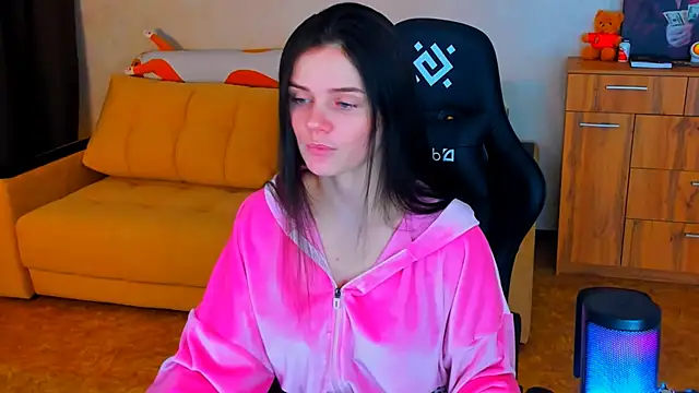 Lora Cain online show from 01/18/25, 04:10