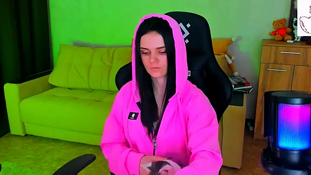 Lora Cain online show from 01/30/25, 06:21