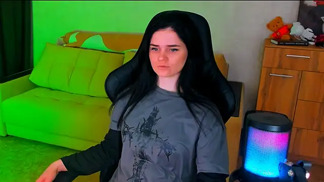 Lora Cain online show from 02/10/25, 06:03