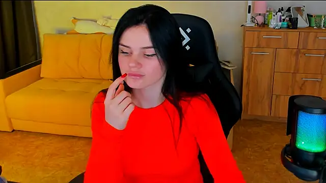 Lora Cain online show from 03/01/25, 12:34