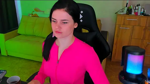 Lora Cain online show from 03/09/25, 05:33