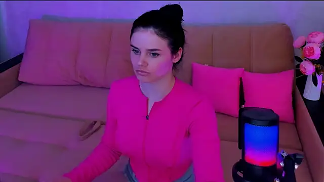 Lora Cain online show from 03/15/25, 12:45