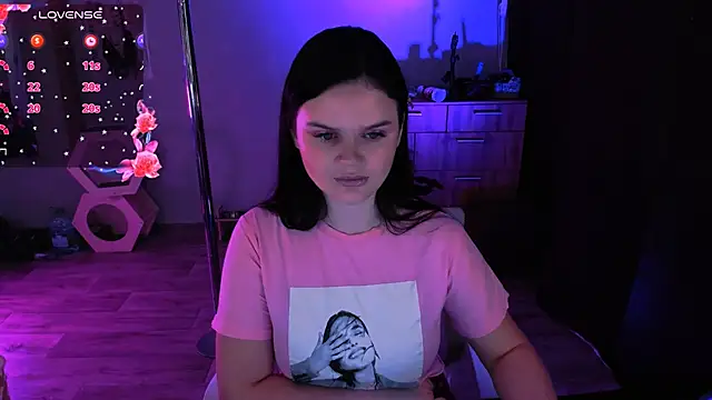 Snapshot of Lora_Cain chatting on 06/30/26, 01:23 Lora Cain online show from 06/30/26, 01:23