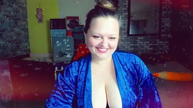 KlaraHoll online show from 12/05/24, 08:33