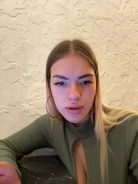 Snapshot of -Sexy_Barbie- chatting on 01/11/25, 02:15 -Sexy Barbie- online show from 01/11/25, 02:15