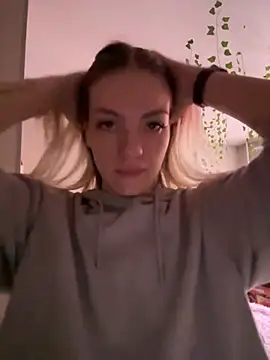 Snapshot of -Sexy_Barbie- chatting on 03/02/25, 10:45 -Sexy Barbie- online show from 03/02/25, 10:45