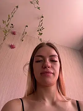 Snapshot of -Sexy_Barbie- chatting on 03/14/25, 06:21 -Sexy Barbie- online show from 03/14/25, 06:21