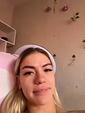 Snapshot of -Sexy_Barbie- chatting on 11/12/25, 03:29 -Sexy Barbie- online show from 11/12/25, 03:29