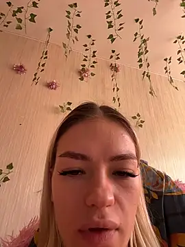 Snapshot of -Sexy_Barbie- chatting on 11/15/25, 04:54 -Sexy Barbie- online show from 11/15/25, 04:54