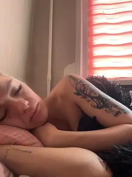 Snapshot of -Sexy_Barbie- chatting on 11/16/25, 03:23 -Sexy Barbie- online show from 11/16/25, 03:23