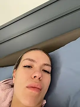 Snapshot of -Sexy_Barbie- chatting on 12/15/25, 02:27 -Sexy Barbie- online show from 12/15/25, 02:27