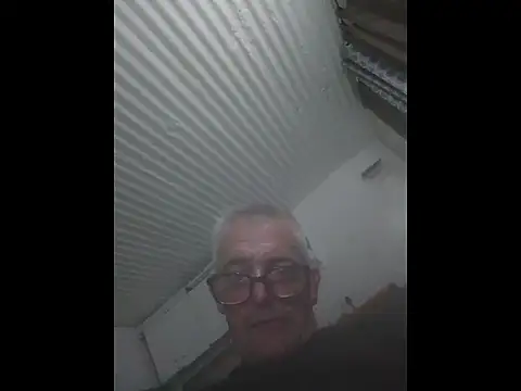 Snapshot of NICJOHNS chatting on 02/11/26, 09:09 NICJOHNS online show from 02/11/26, 09:09