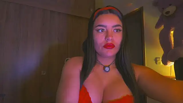 Layla Nicols online show from 07/12/26, 03:08