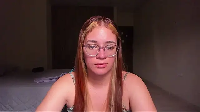 Snapshot of atenas_05_ chatting on 02/25/25, 07:03 atenas 05 online show from 02/25/25, 07:03