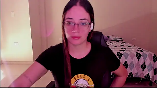 Snapshot of atenas_05_ chatting on 09/09/25, 06:18 atenas 05 online show from 09/09/25, 06:18