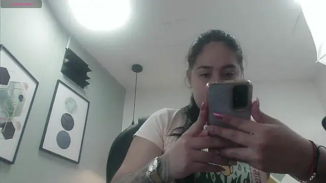 Snapshot of lizzaxs chatting on 03/06/25, 01:24 lizzaxs online show from 03/06/25, 01:24