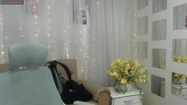 Snapshot of lizzaxs chatting on 03/21/25, 07:02 lizzaxs online show from 03/21/25, 07:02