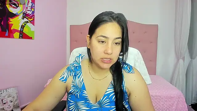 Snapshot of lizzaxs chatting on 10/21/25, 12:39 lizzaxs online show from 10/21/25, 12:39