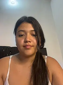 alisson carolina73 online show from 04/05/26, 11:57