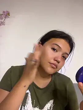 alisson carolina73 online show from 04/29/26, 11:00