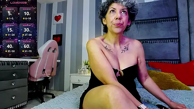 Julianewell online show from 04/02/26, 12:14