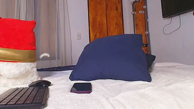 Isa bonnet online show from 12/04/25, 11:57