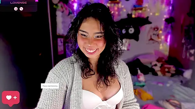 Snapshot of kiki_cavilll chatting on 12/12/24, 12:48 kiki cavilll online show from 12/12/24, 12:48