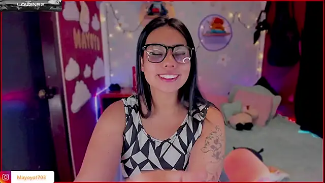 Snapshot of kiki_cavilll chatting on 10/10/25, 02:05 kiki cavilll online show from 10/10/25, 02:05