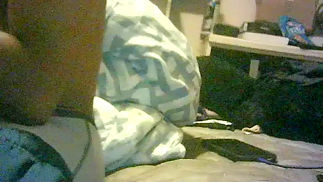 Snapshot of DI4MOND_FIR3 chatting on 10/27/25, 02:04 DI4MOND FIR3 online show from 10/27/25, 02:04